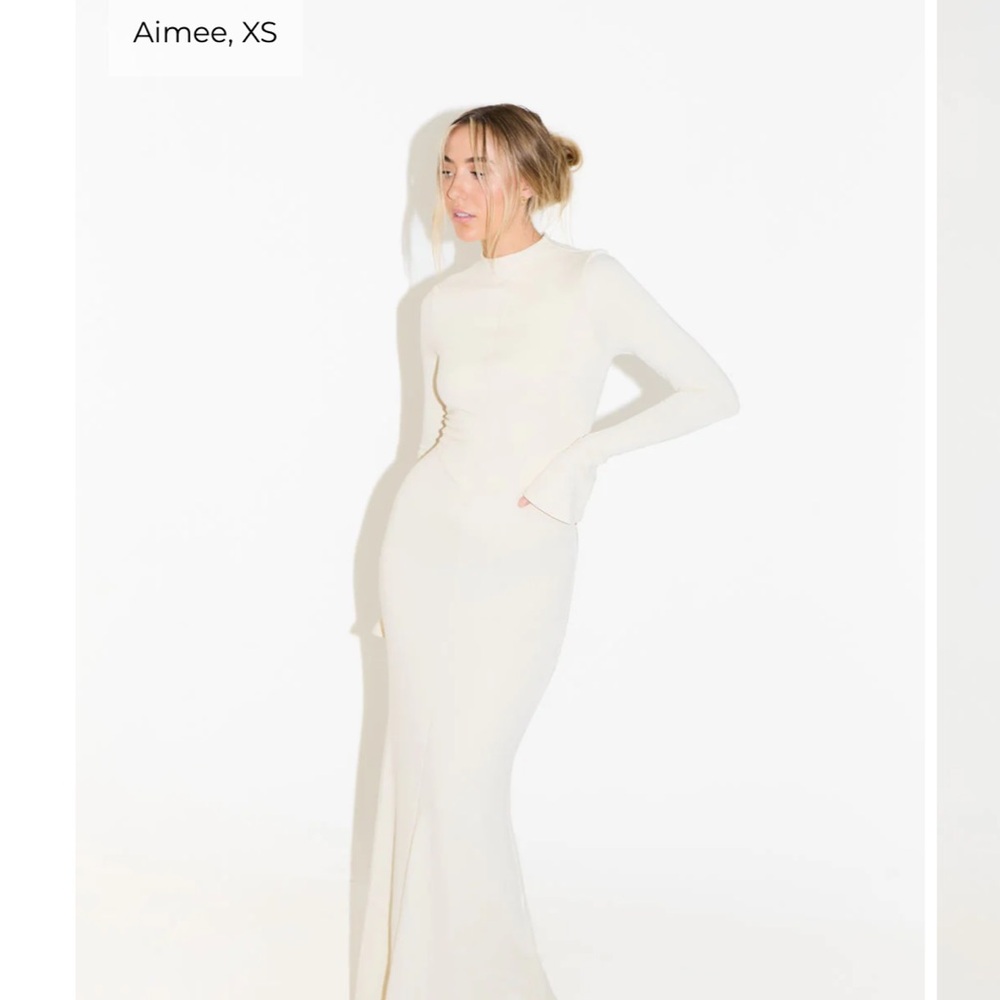 NWT The Ultimate Muse Knitted Long Sleeve Maxi Dress